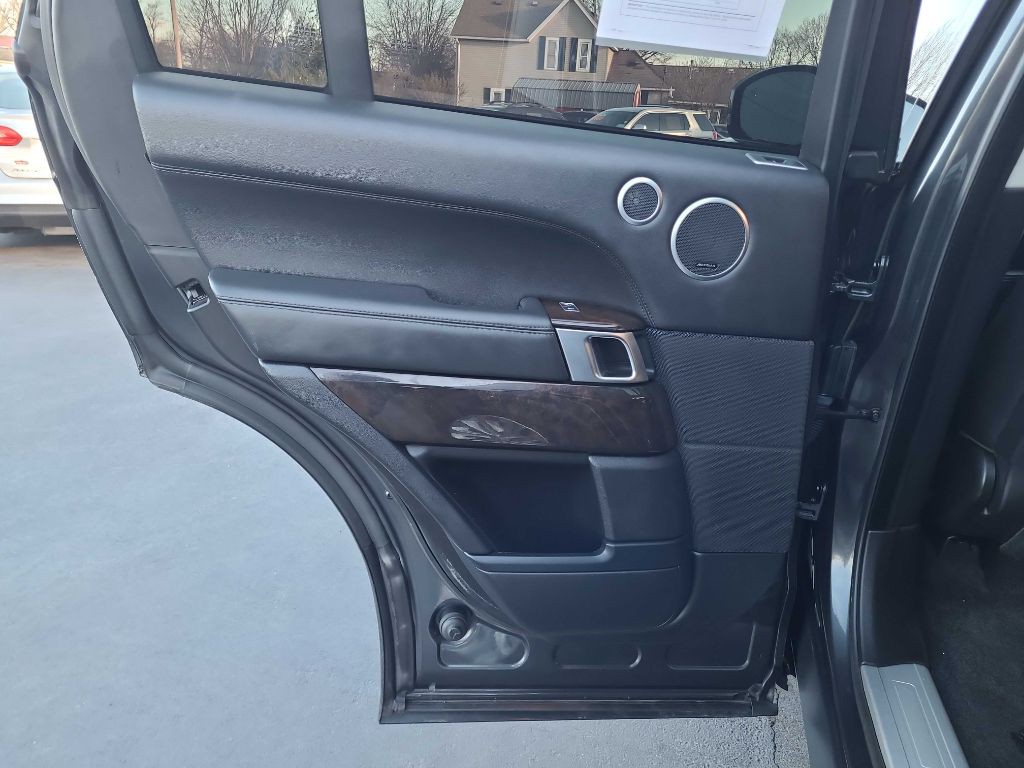 2016 Land Rover Range Rover Image 32