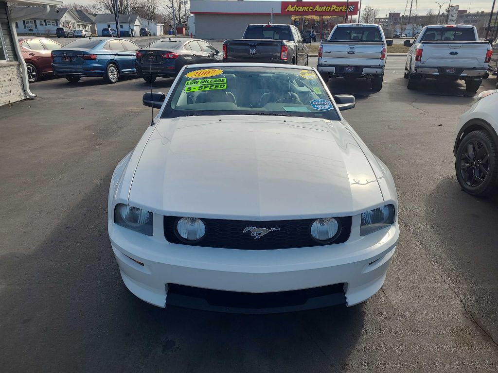 2007 Ford Mustang Image 8