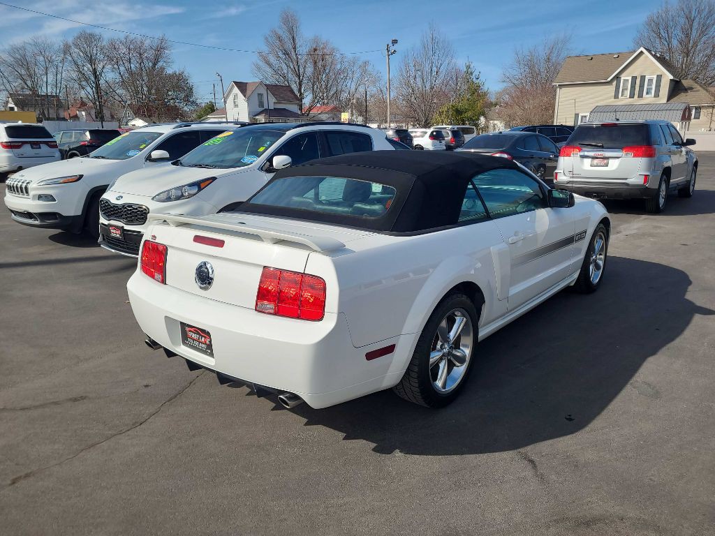 2007 Ford Mustang Image 13