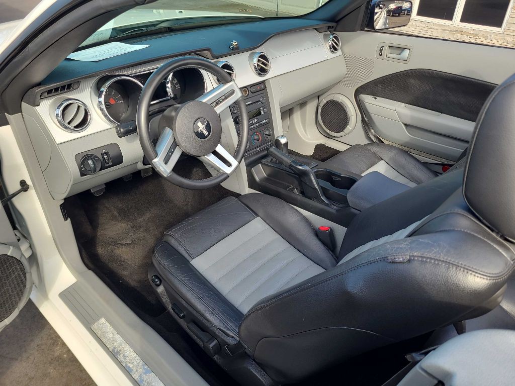 2007 Ford Mustang Image 17