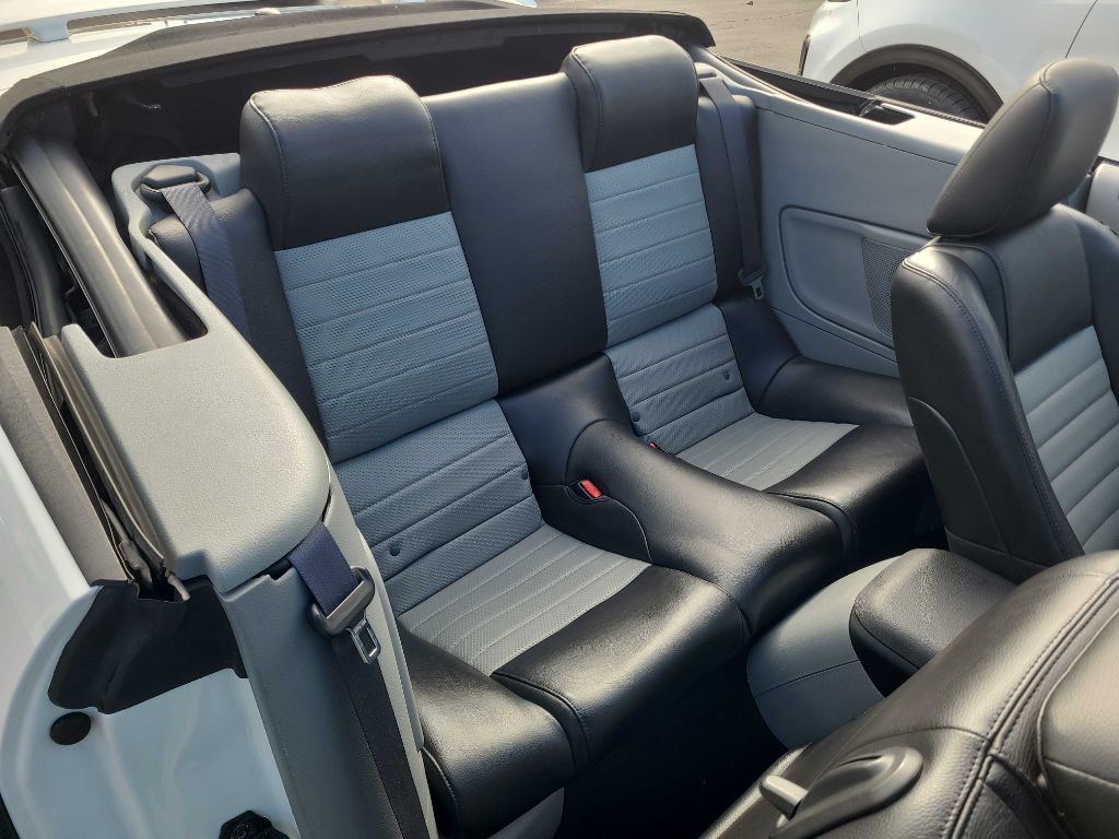 2007 Ford Mustang Image 21