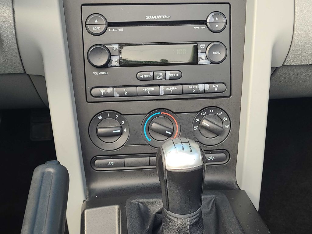 2007 Ford Mustang Image 26