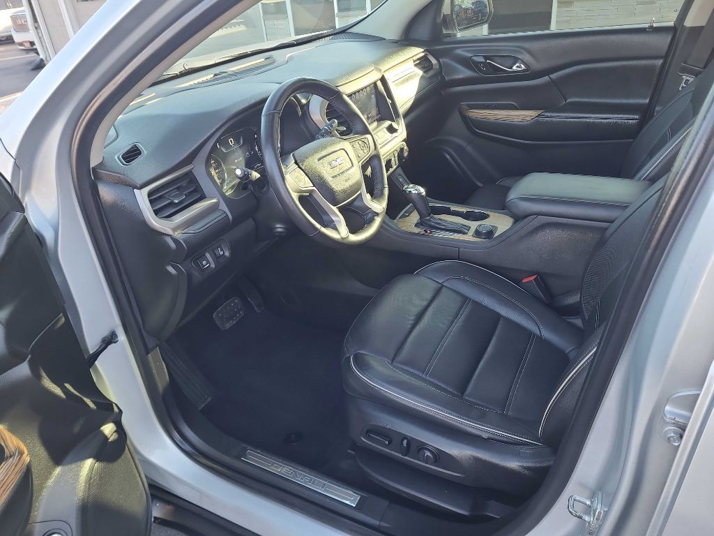 2017 GMC Acadia Image 10