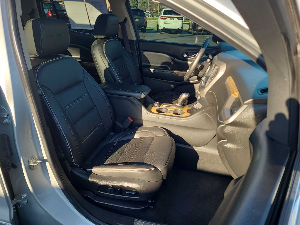 2017 GMC Acadia Image 12