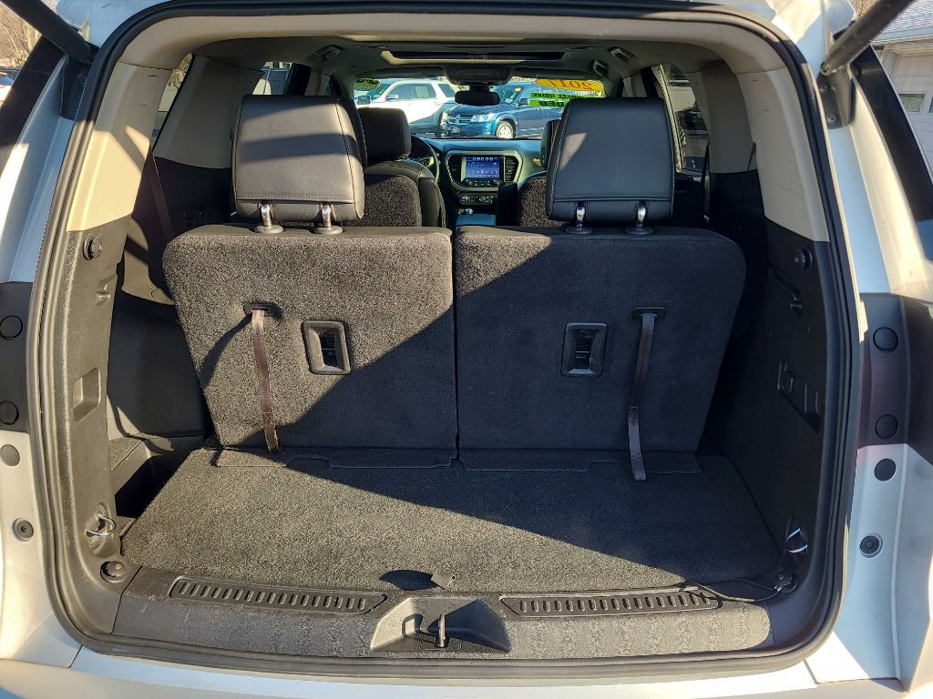 2017 GMC Acadia Image 16