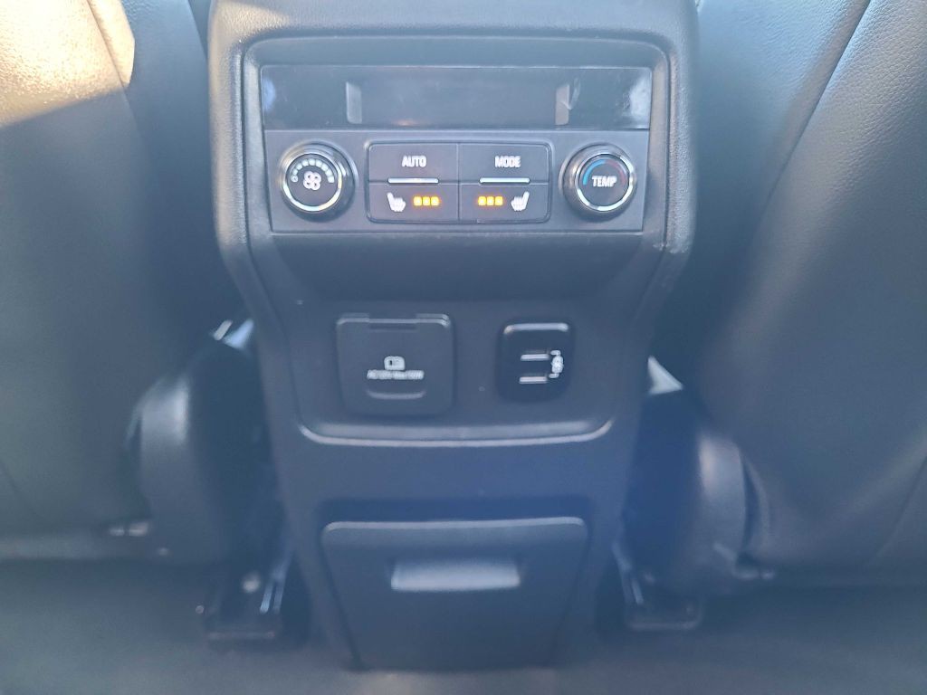 2017 GMC Acadia Image 17