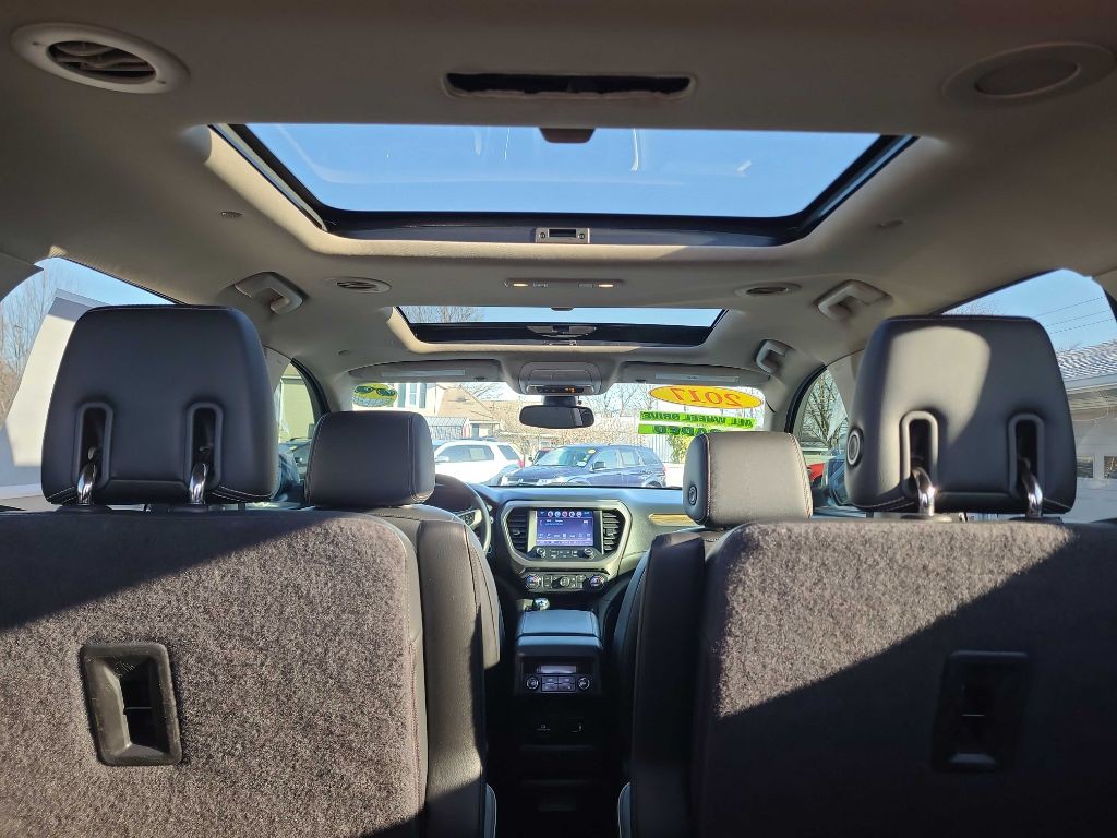 2017 GMC Acadia Image 18