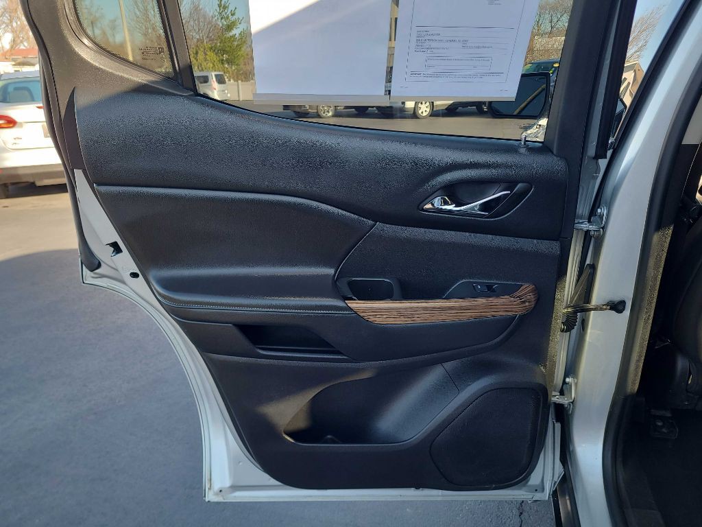 2017 GMC Acadia Image 37