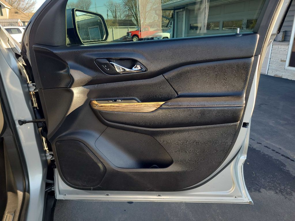 2017 GMC Acadia Image 38