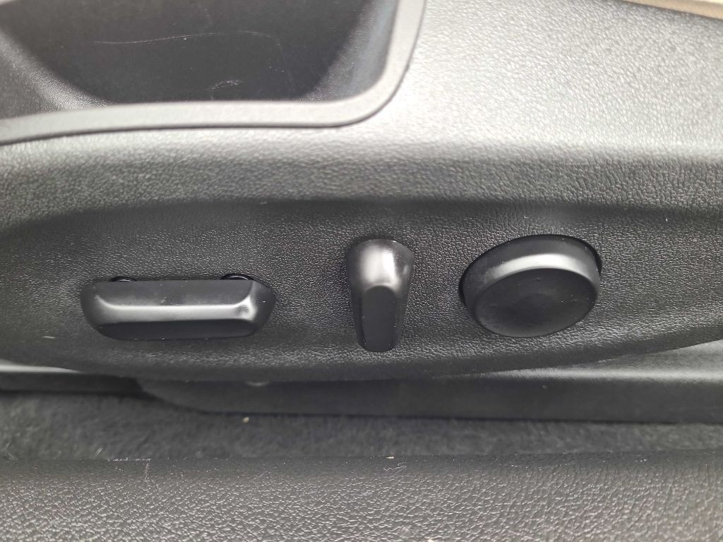 2016 Buick Cascada Image 35