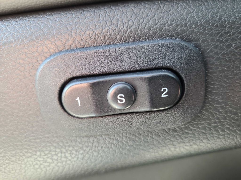 2016 Jeep Grand Cherokee Image 32