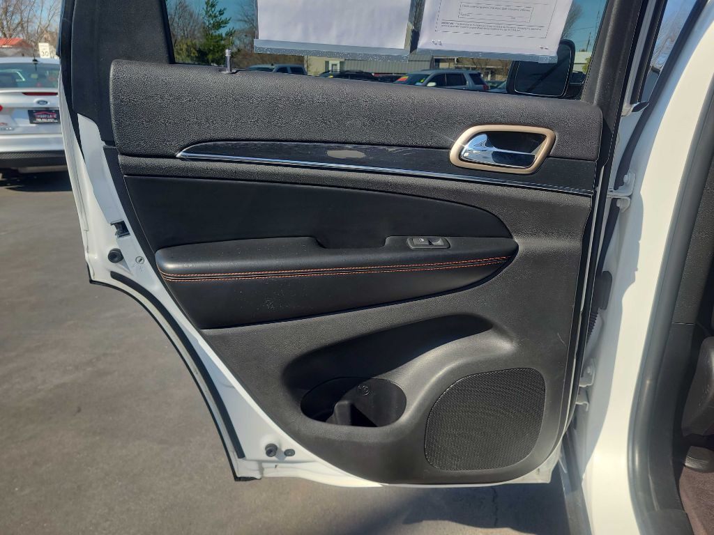 2016 Jeep Grand Cherokee Image 38