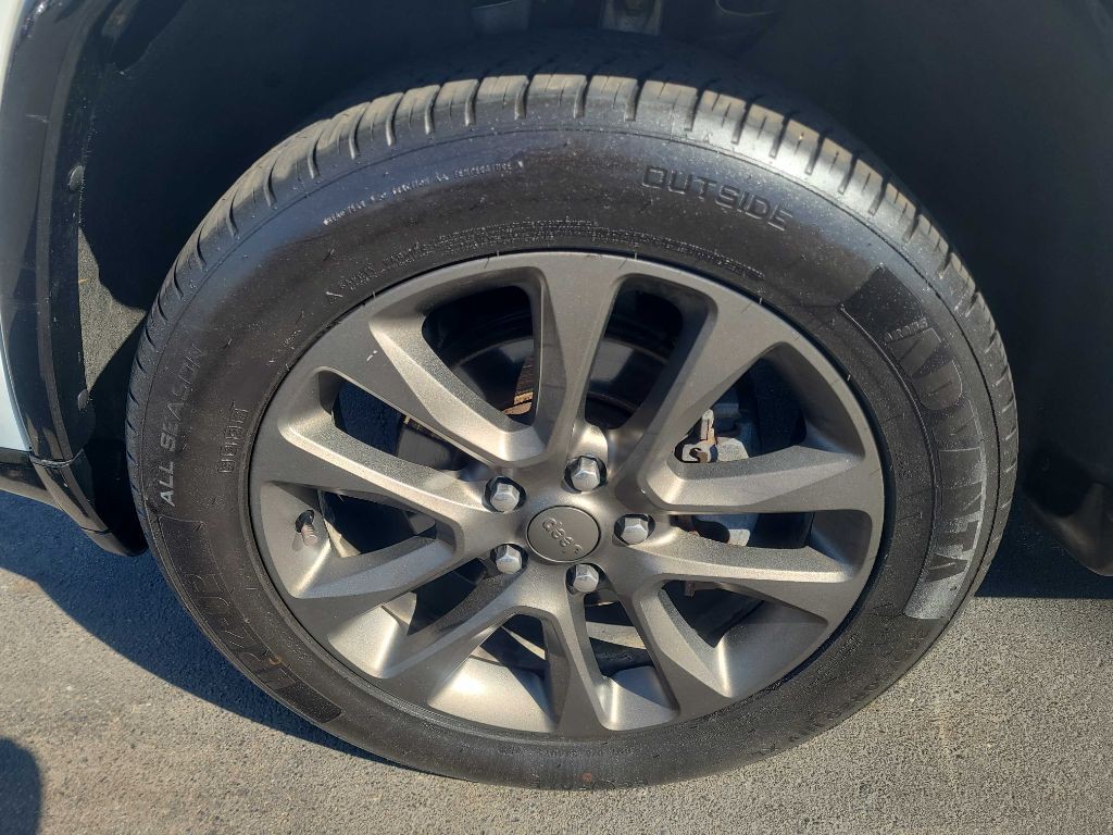 2016 Jeep Grand Cherokee Image 39