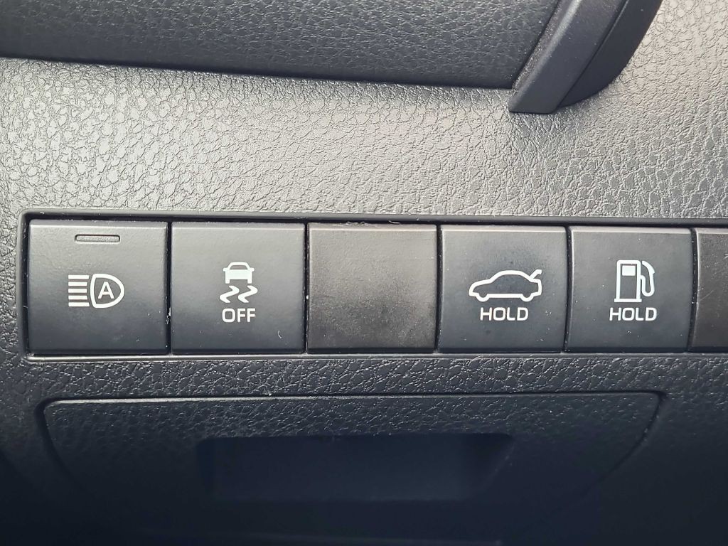 2021 Toyota Camry Image 18