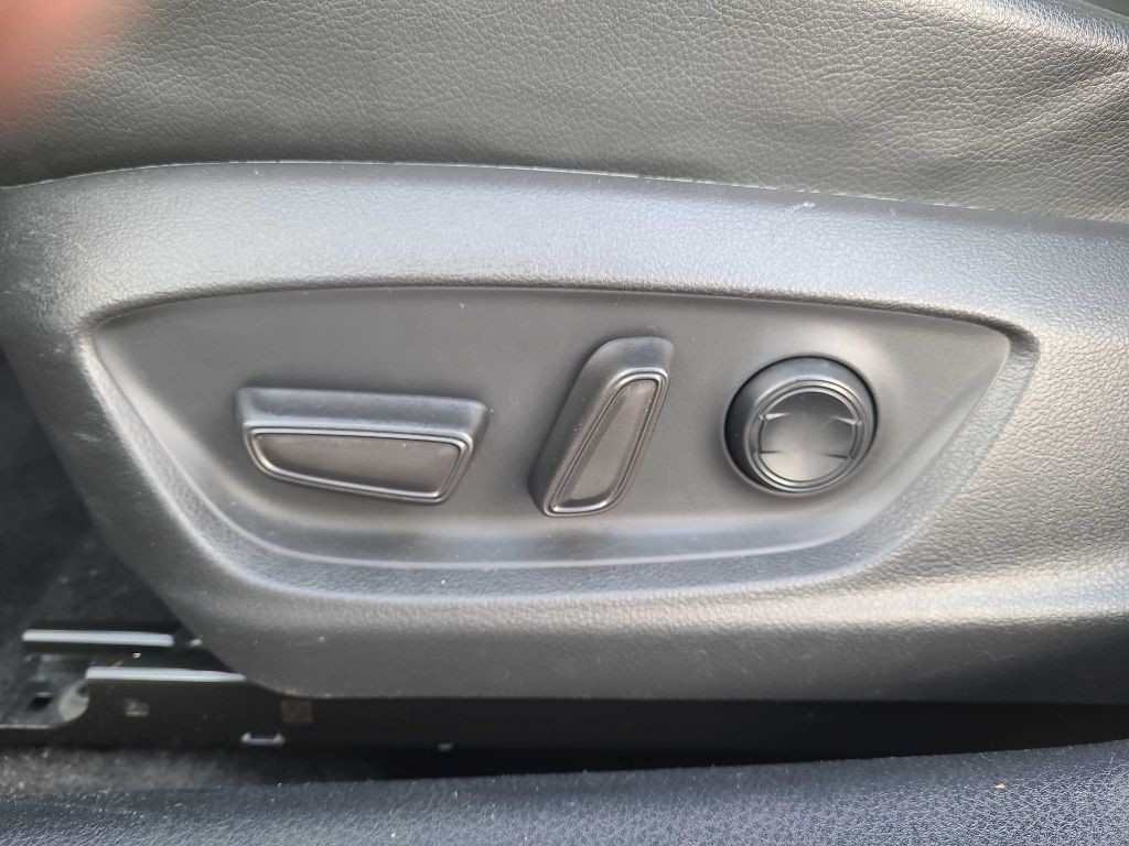 2021 Toyota Camry Image 25