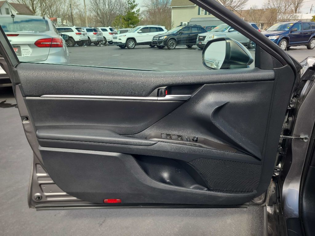 2021 Toyota Camry Image 27