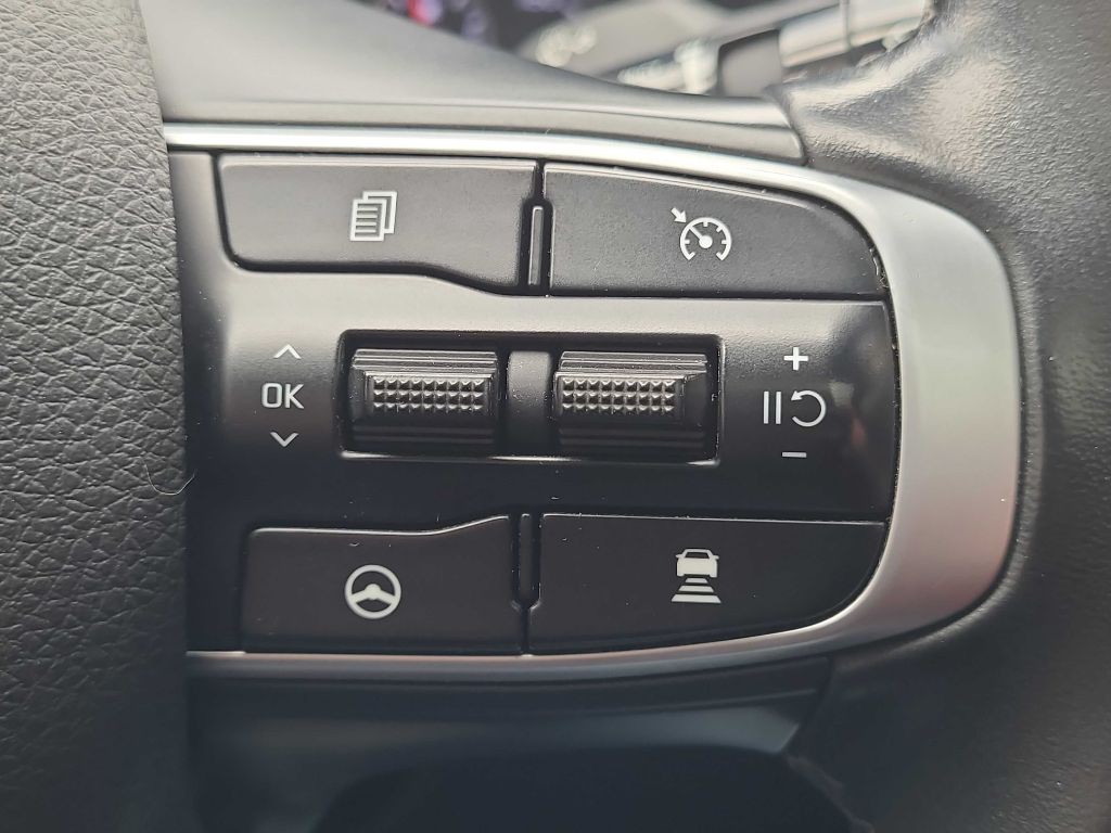 2022 Kia K5 Image 21