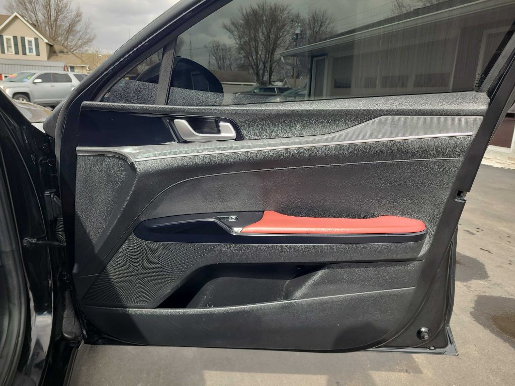 2022 Kia K5 Image 34