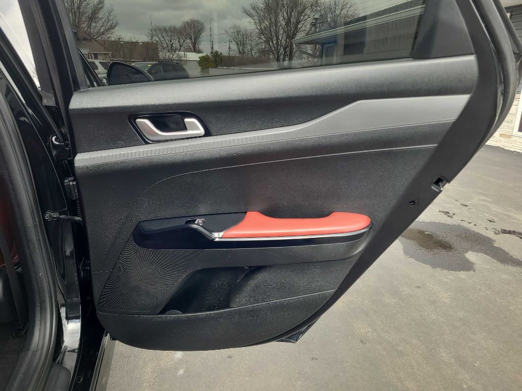 2022 Kia K5 Image 35