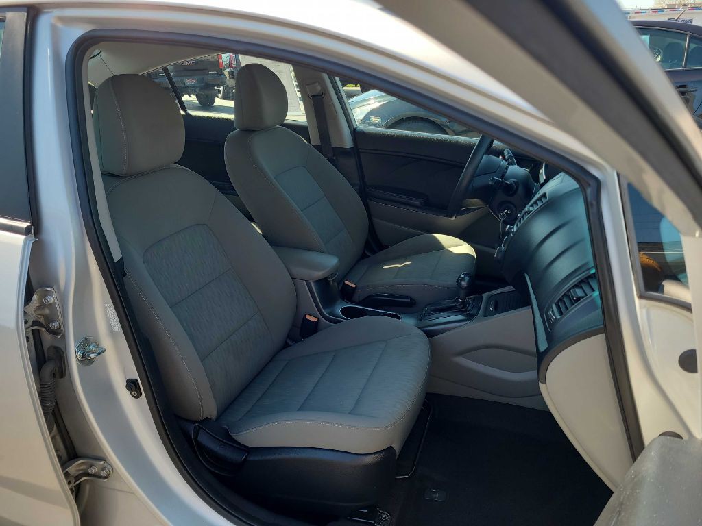 2015 Kia Forte Image 11