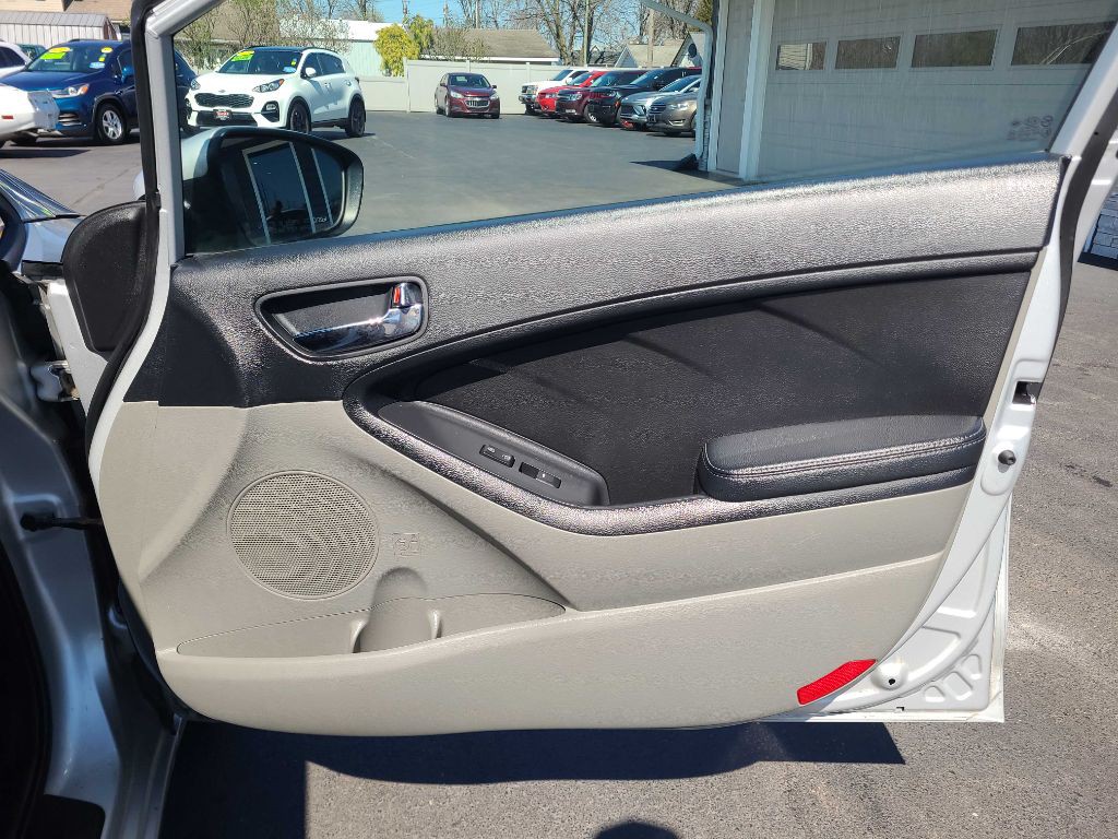 2015 Kia Forte Image 25