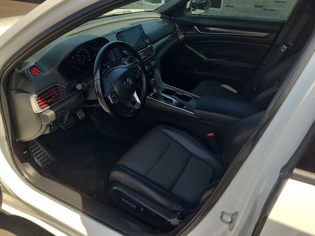 2018 Honda Accord Image 9