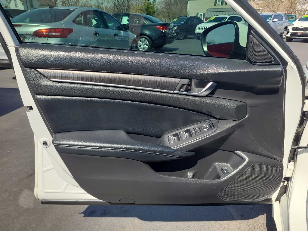 2018 Honda Accord Image 28