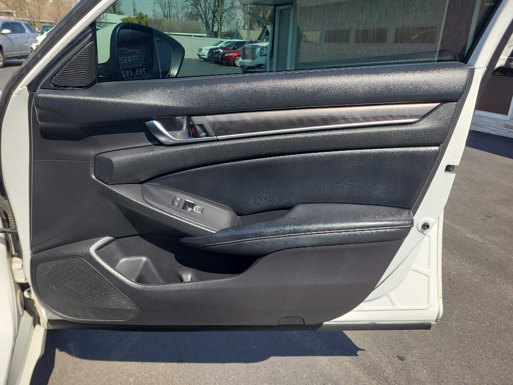 2018 Honda Accord Image 31