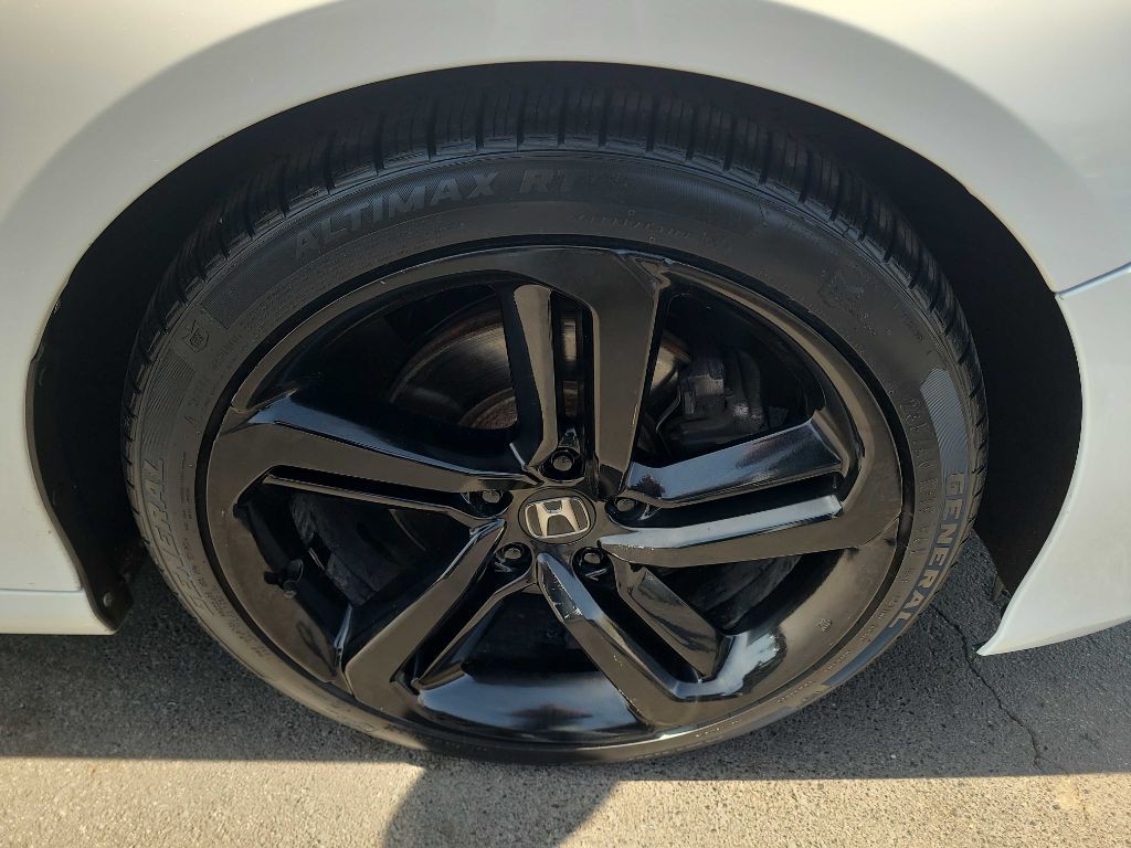 2018 Honda Accord Image 36