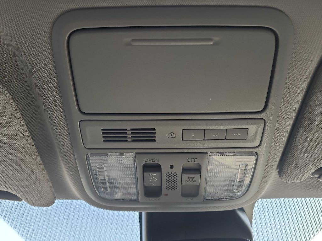 2016 Honda Odyssey Image 28