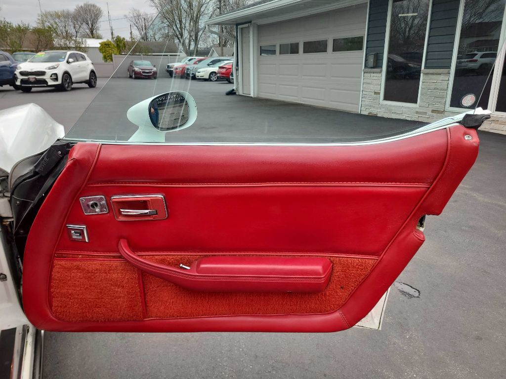 1981 Chevrolet Corvette Image 16