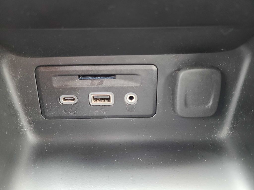 2023 GMC Terrain Image 25