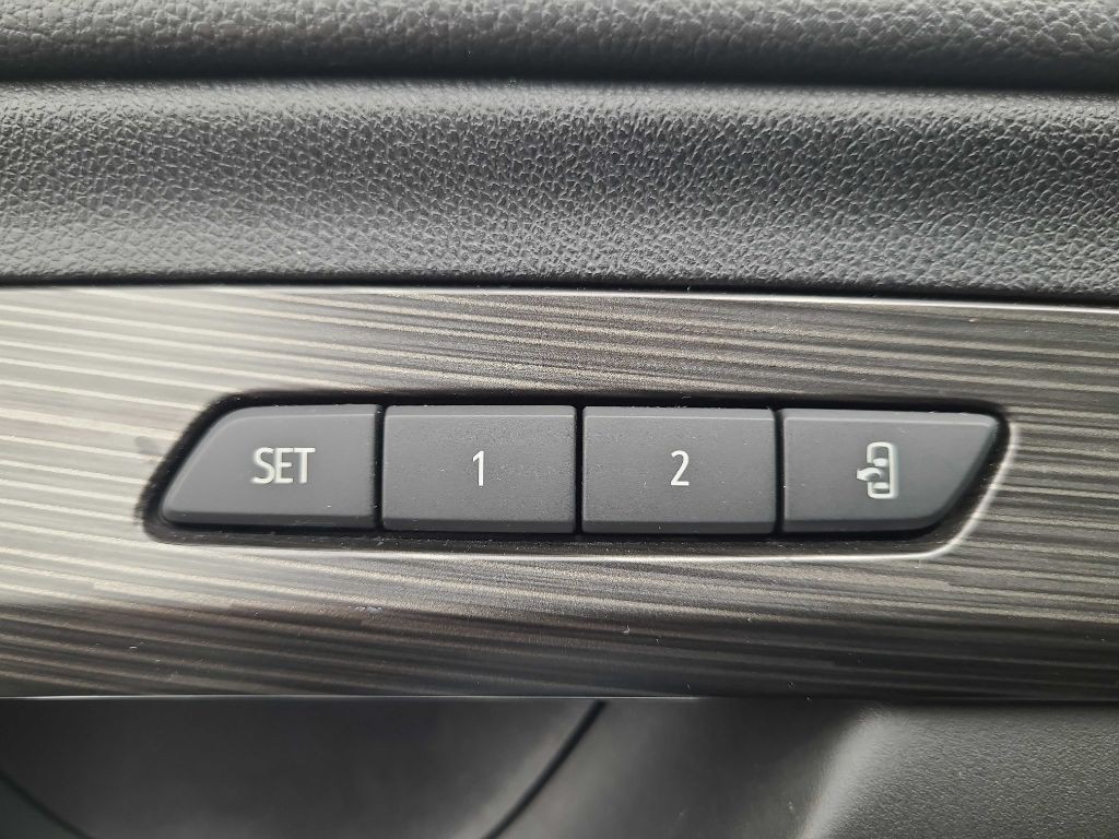 2023 GMC Terrain Image 30