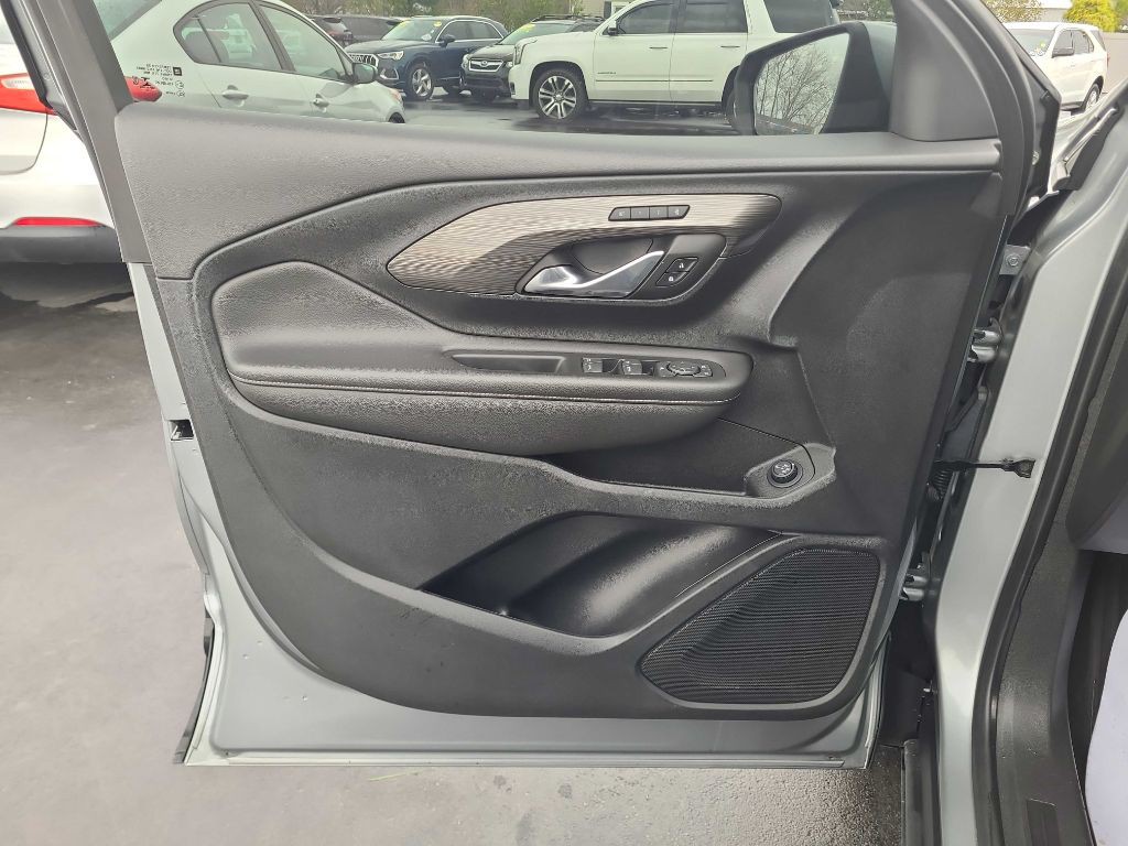 2023 GMC Terrain Image 33