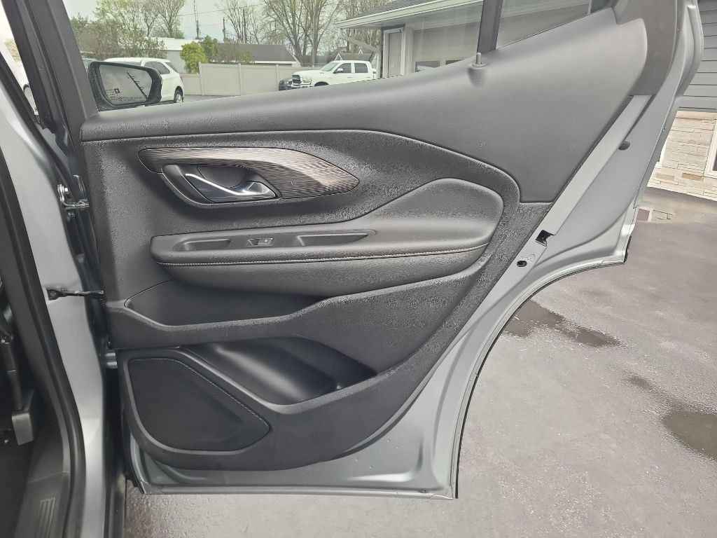 2023 GMC Terrain Image 36