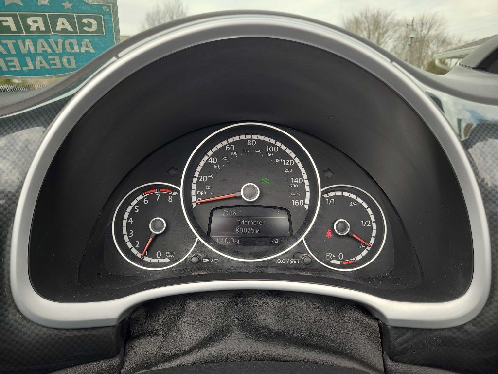 2014 Volkswagen Beetle Image 22