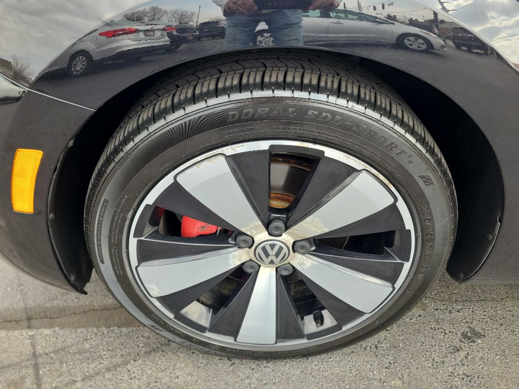 2014 Volkswagen Beetle Image 34