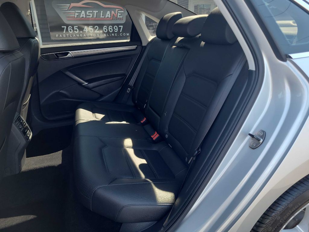 2018 Volkswagen Passat Image 13