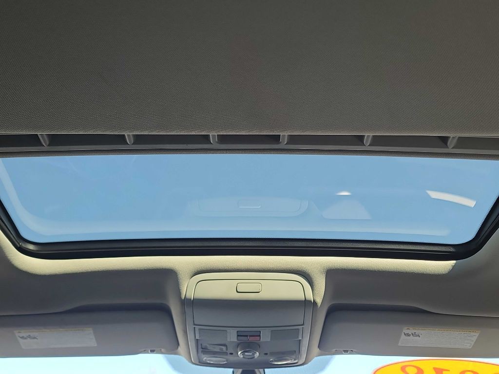 2018 Volkswagen Passat Image 17