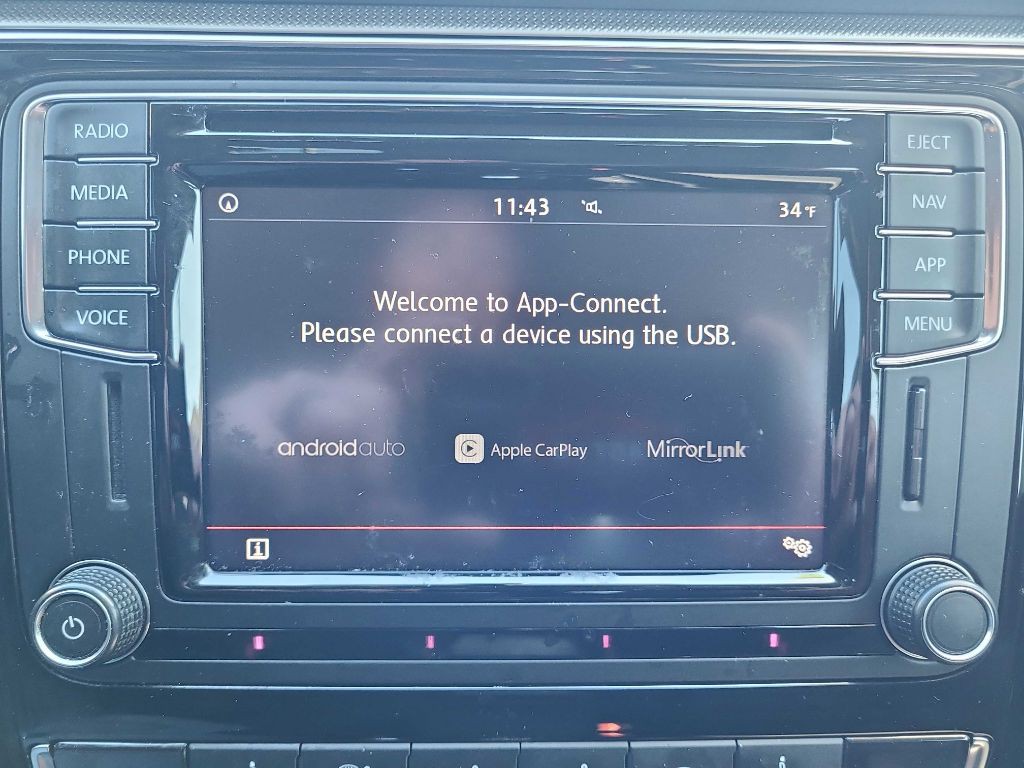 2018 Volkswagen Passat Image 24