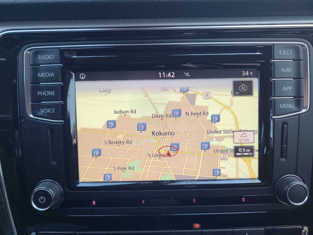 2018 Volkswagen Passat Image 25