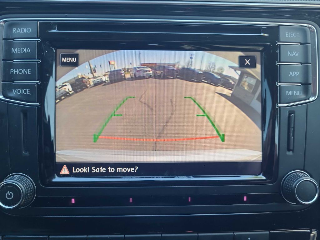 2018 Volkswagen Passat Image 26