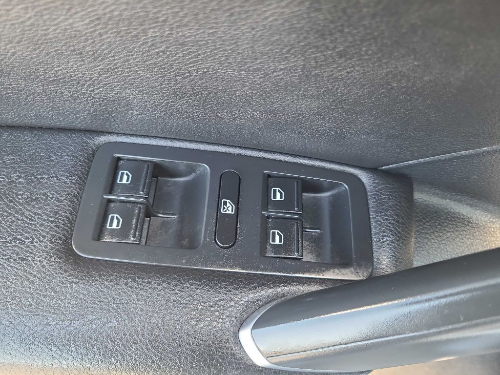 2018 Volkswagen Passat Image 30