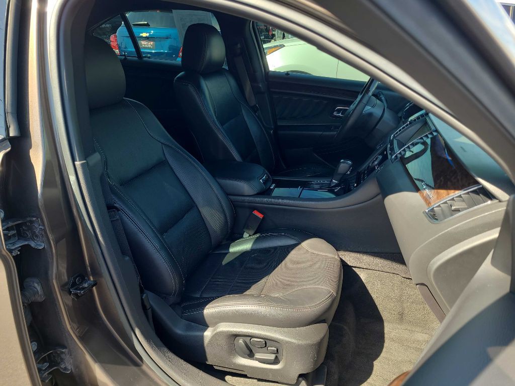 2016 Ford Taurus Image 10