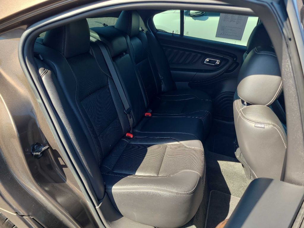 2016 Ford Taurus Image 12