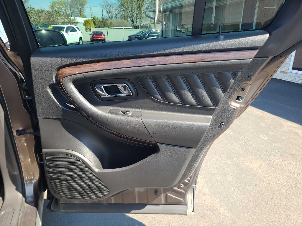 2016 Ford Taurus Image 33