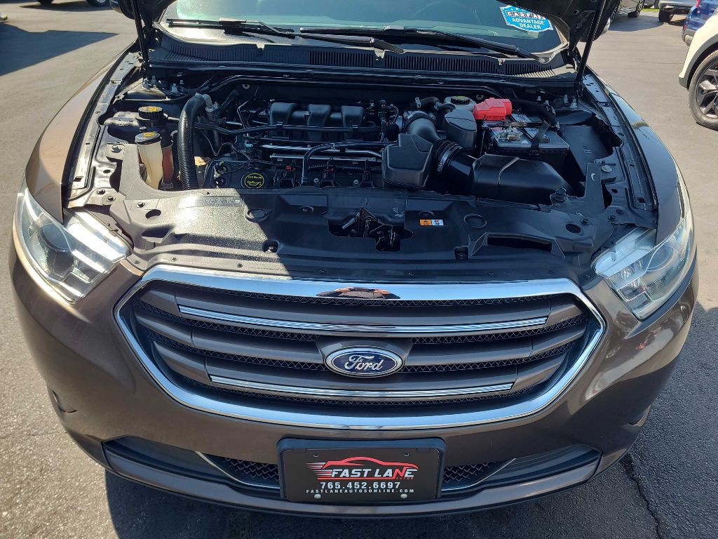2016 Ford Taurus Image 34