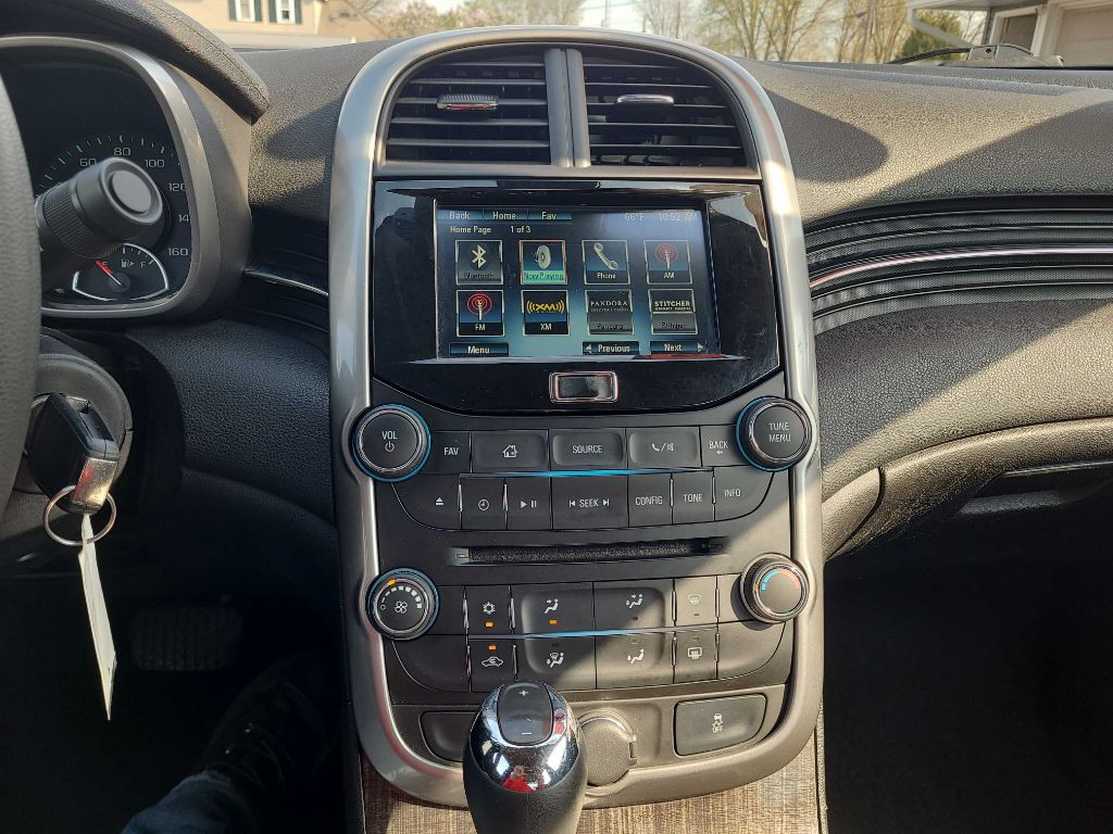 2015 Chevrolet Malibu Image 22