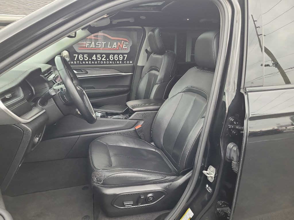 2022 Jeep Grand Cherokee Image 11