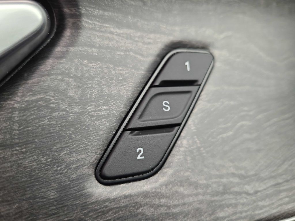 2022 Jeep Grand Cherokee Image 35